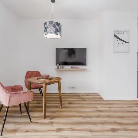 Enjoy! Mokotow Konstruktorska Apartment